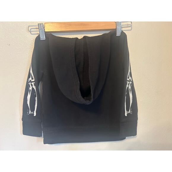 Old Navy 2T Black Hoodie Skeleton With doughnut heart - Picture 5 of 5